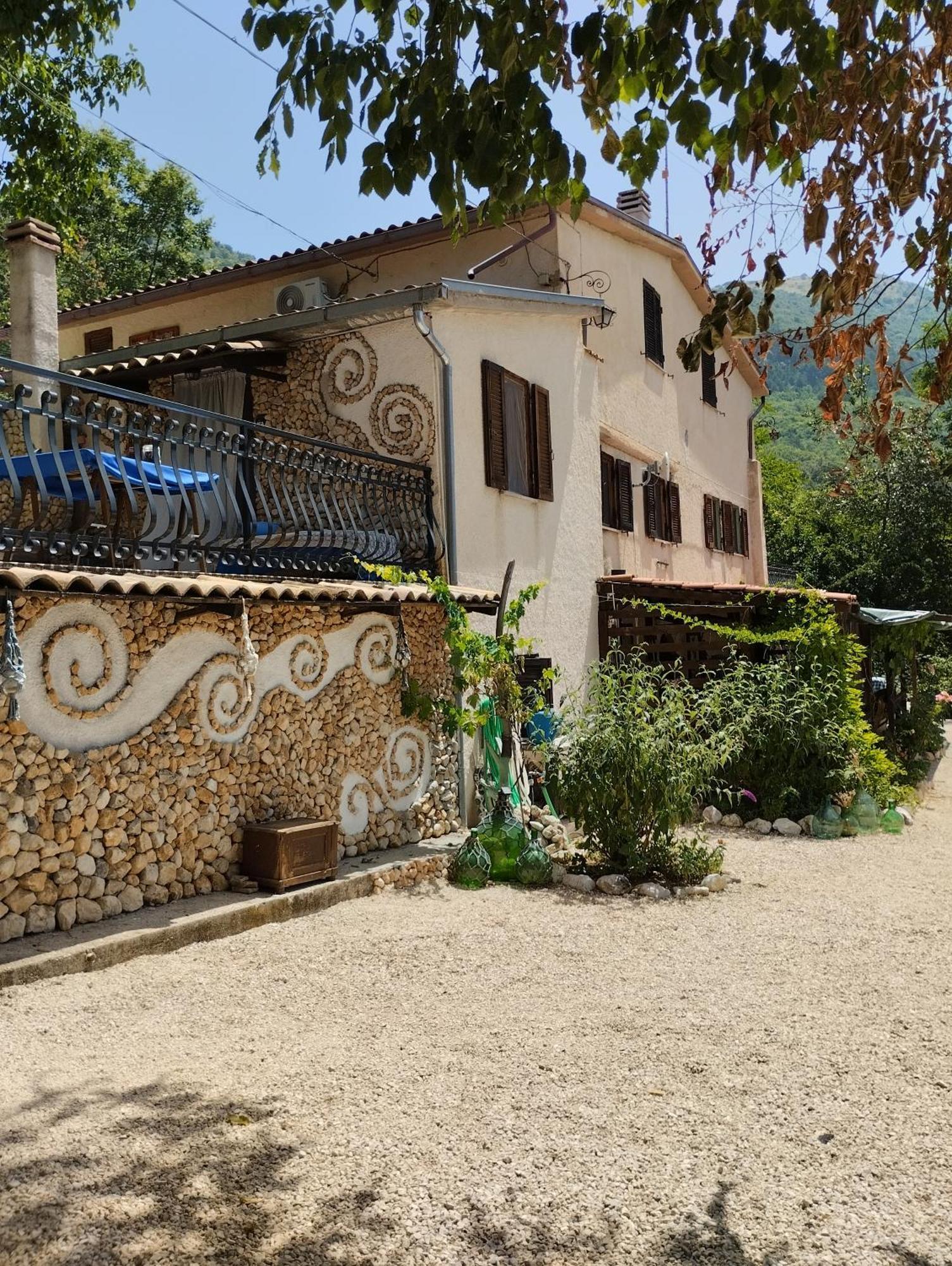 B&B Le Grette Gioia Dei Marsi Exterior photo